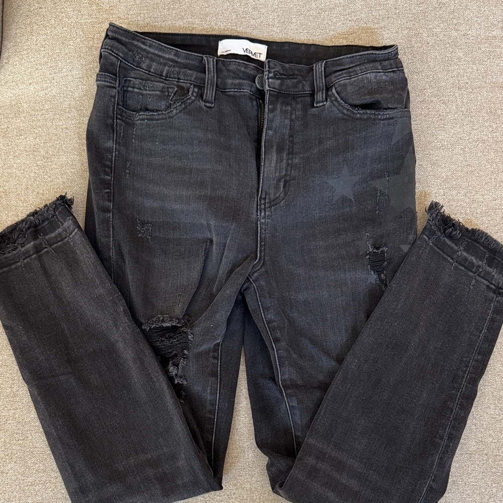 Vervet Women's Charcoal Distressed Skinny Jeans